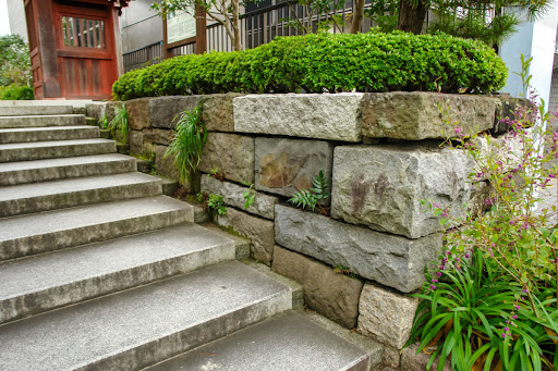 4 Retaining Wall Ideas for Your Landscaping
